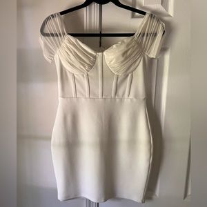 LULU’S White fitted dress